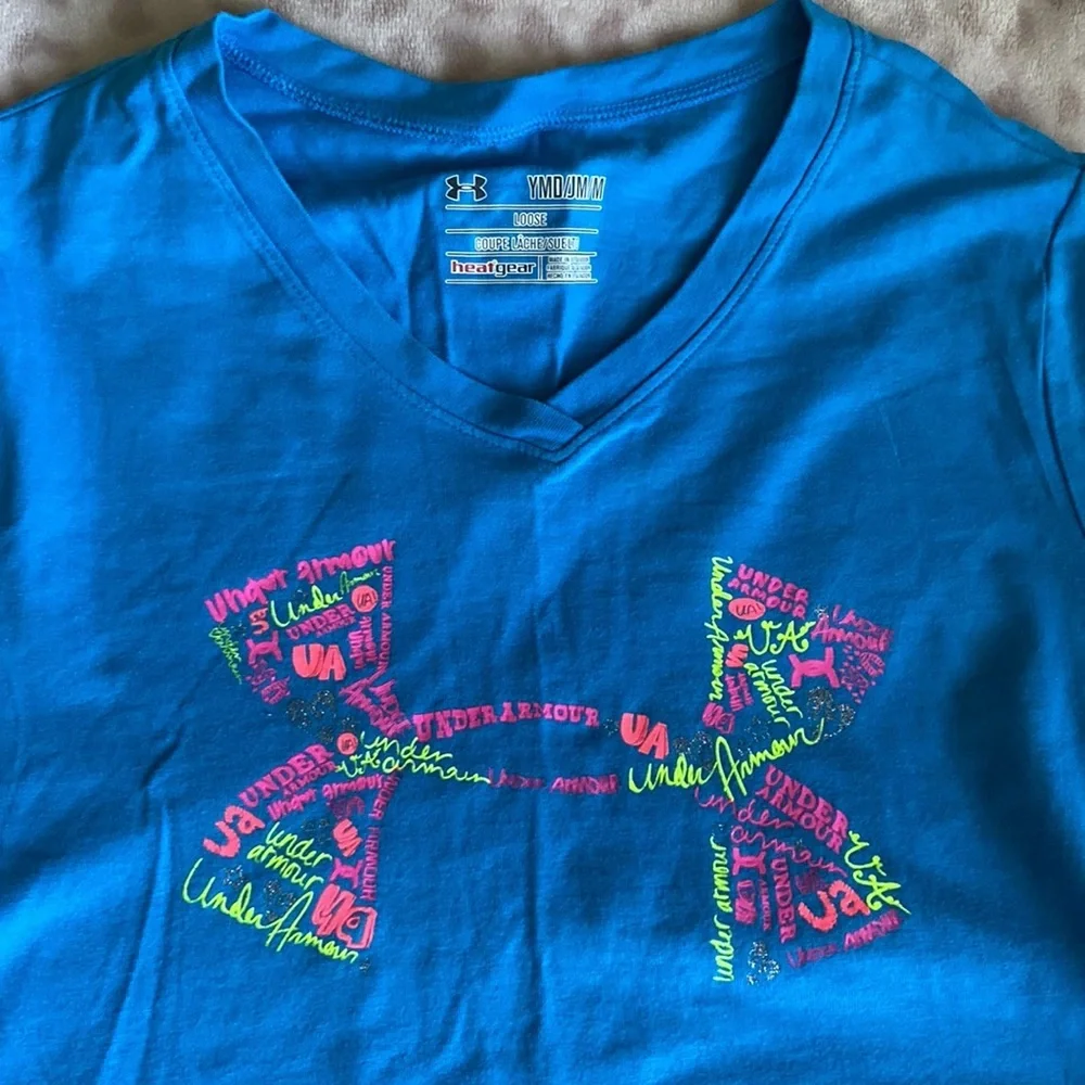 Girl under amour shirt!!